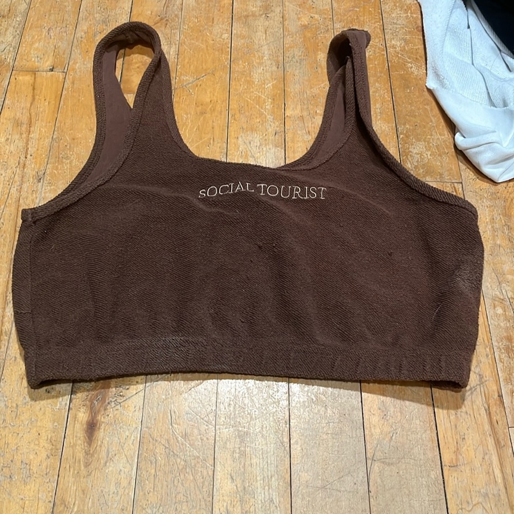 Social tourist hollister top